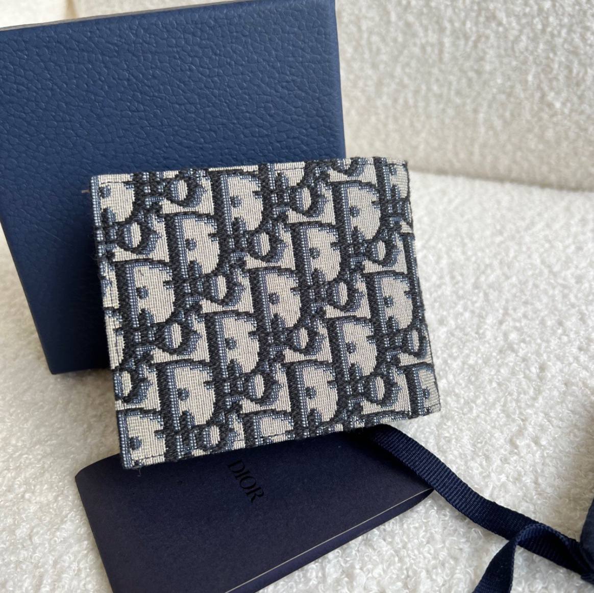 D1or Wallet logo print