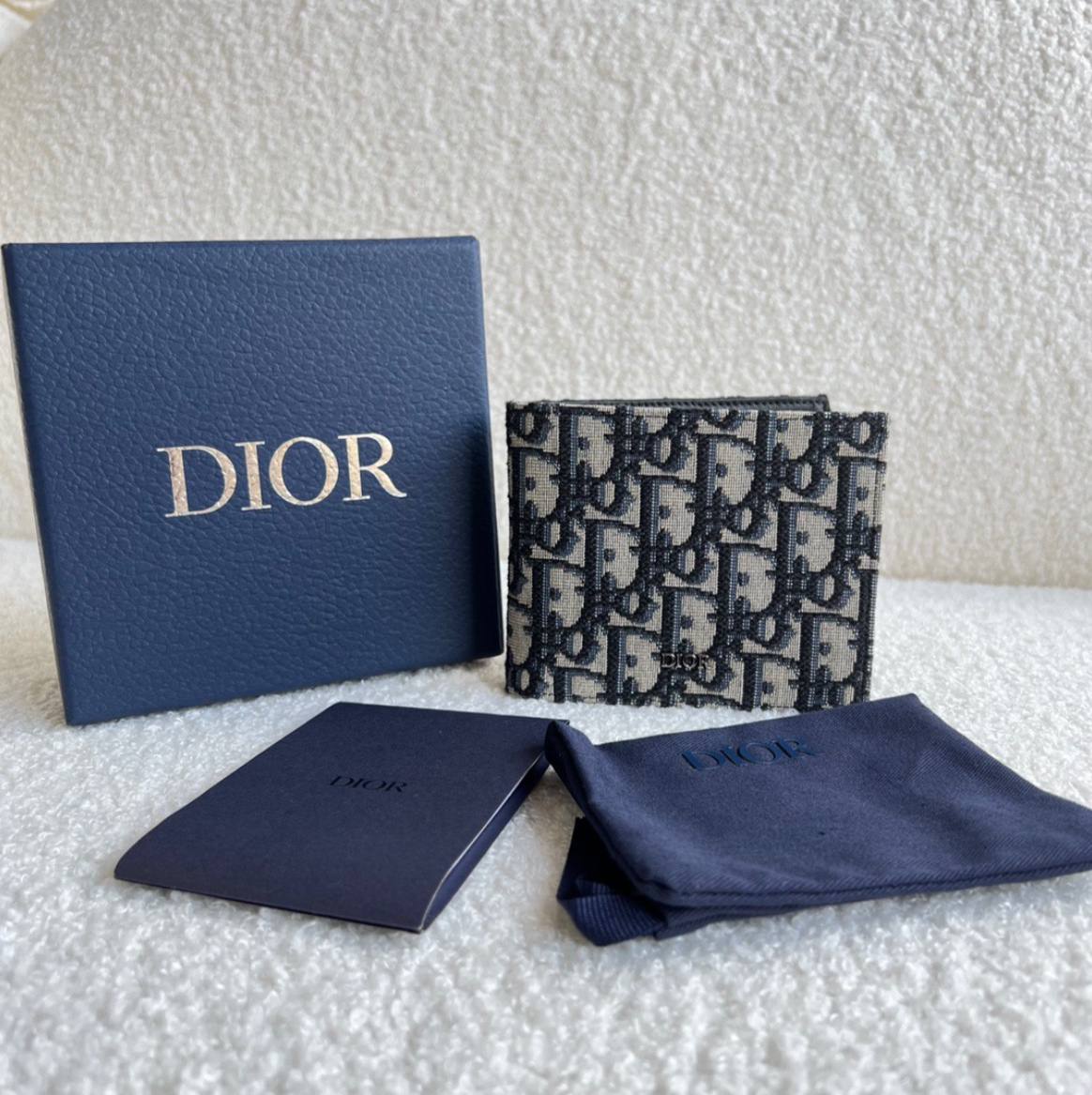 D1or Wallet logo print