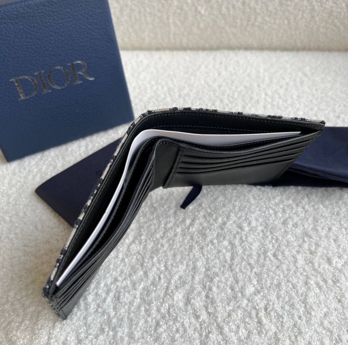 D1or Wallet logo print