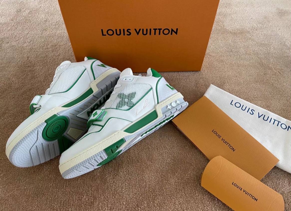 Loui* Shoe