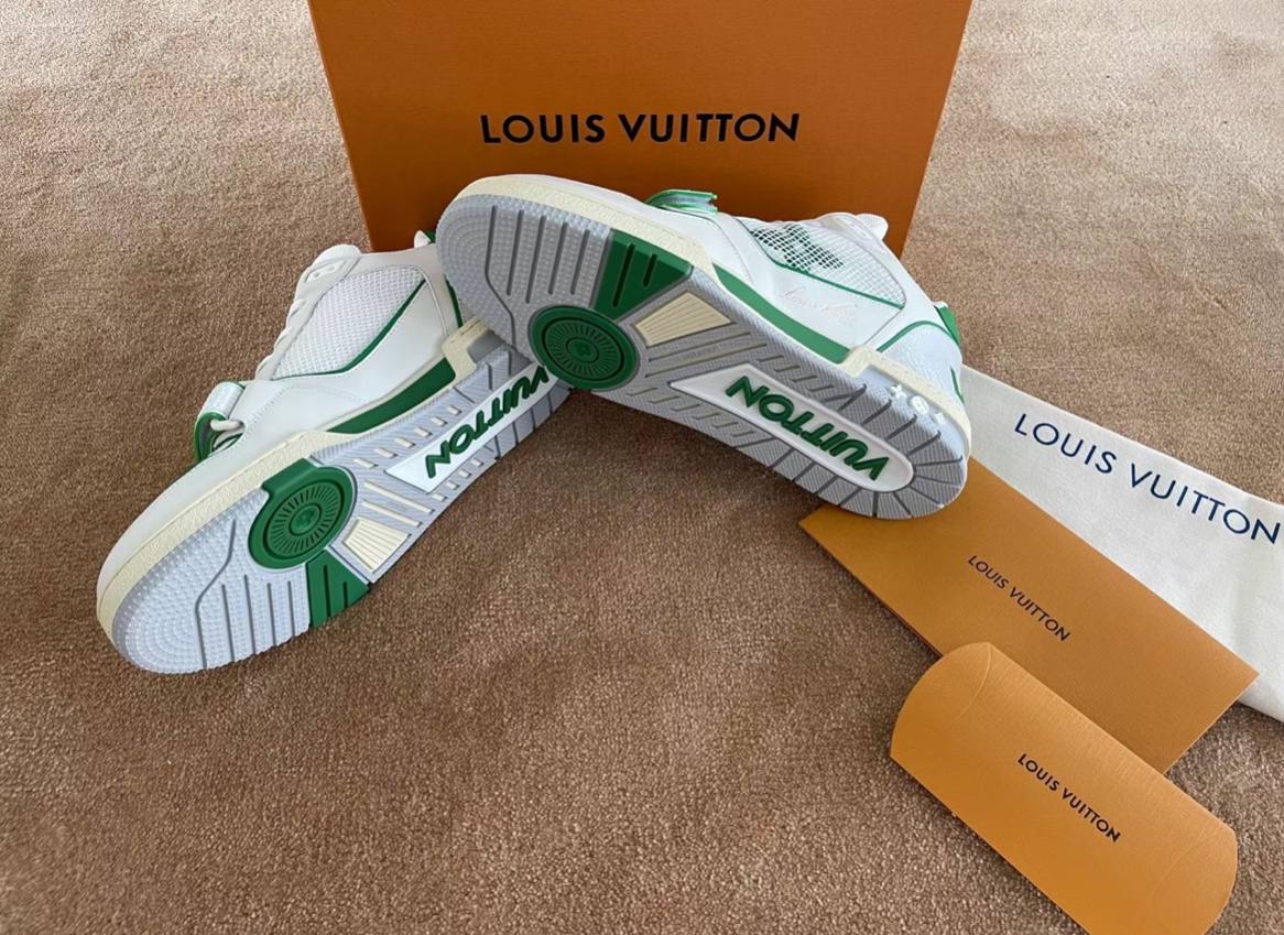 Loui* Shoe